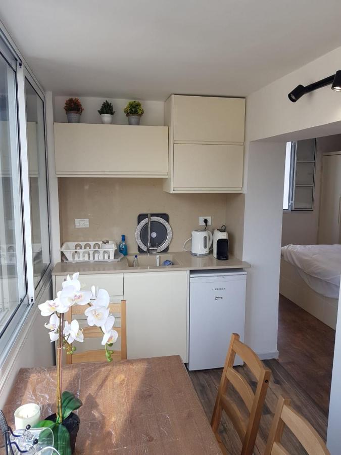Boutique 22 Guest Rooms Haifa Esterno foto
