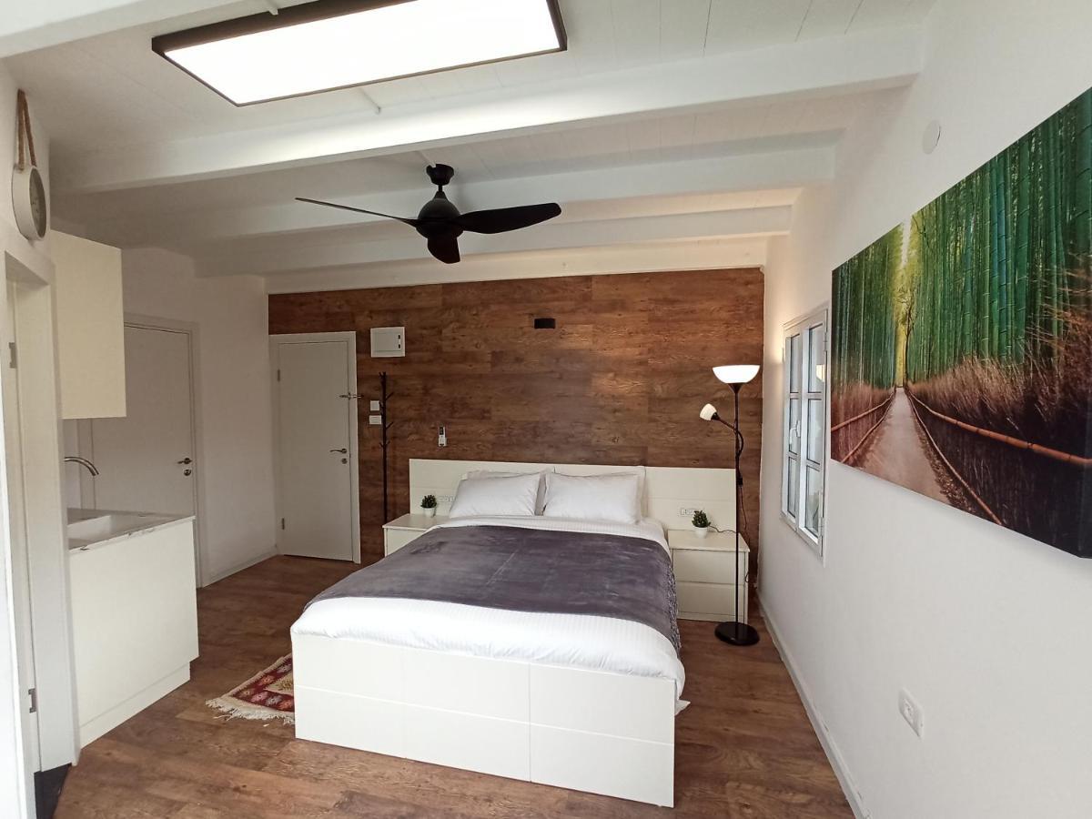 Boutique 22 Guest Rooms Haifa Esterno foto